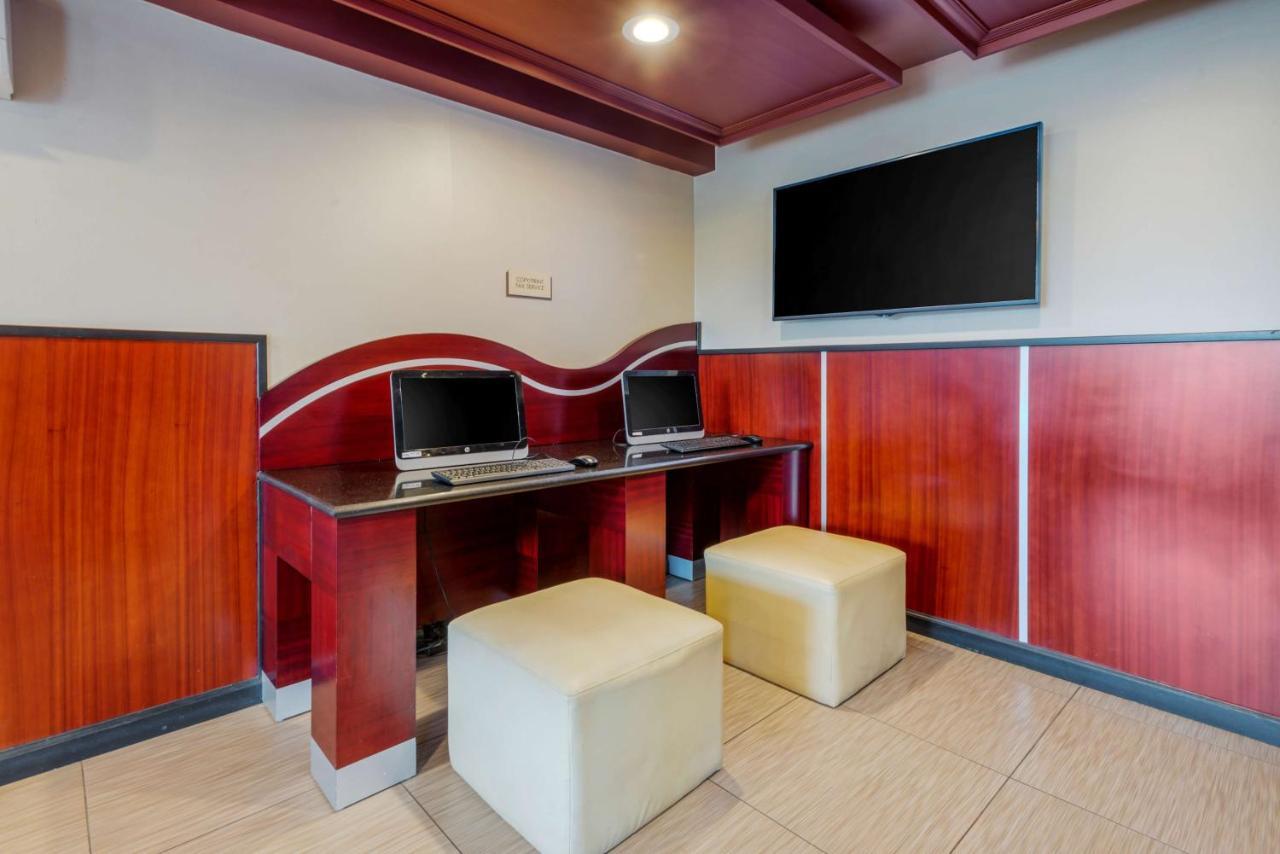 Best Western Plus Poconos Танерсвил Екстериор снимка
